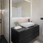 Modern Dea With Jacuzzi And Pool In Porec Вилла Flengi