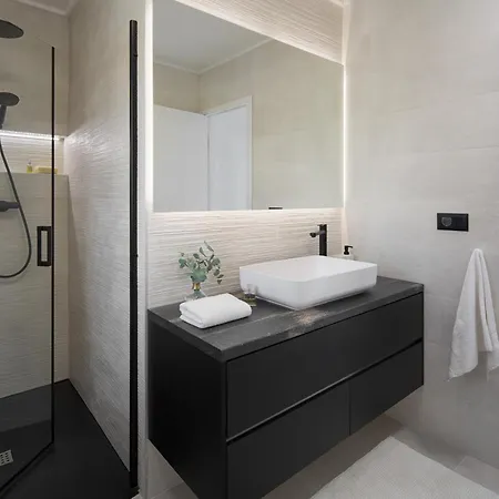 Villa Modern Dea With Jacuzzi And Pool In Porec
