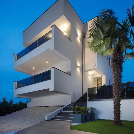 Modern Dea With Jacuzzi And Pool In Porec Villa