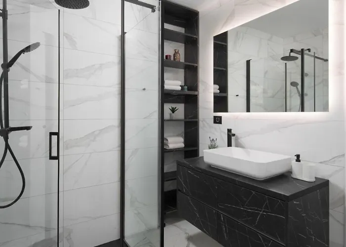 Villa Modern Dea With Jacuzzi&pool In Porec *