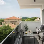 Modern Dea With Jacuzzi And Pool In Porec