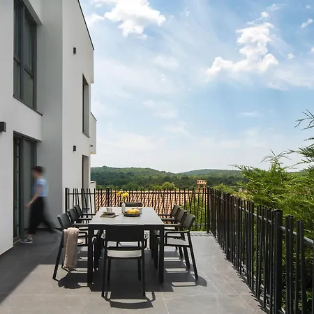 Vila Modern Dea With Jacuzzi And Pool In Porec *