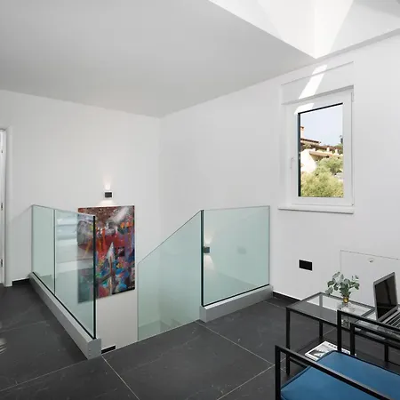 Modern Dea With Jacuzzi And Pool In Porec *