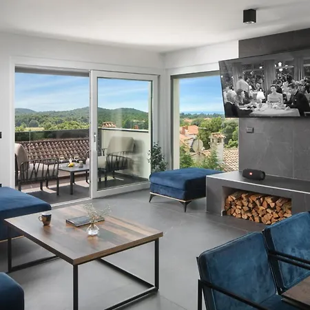 빌라 Modern Dea With Jacuzzi And Pool In Porec