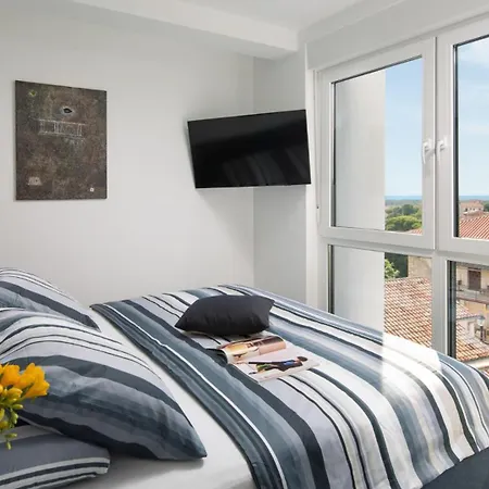 Modern Dea With Jacuzzi And Pool In Porec 빌라 Flengi