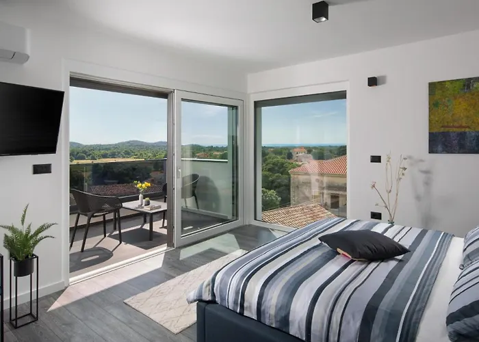 Villa Modern Dea With Jacuzzi And Pool In Porec