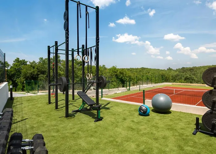 Modern Dea With Jacuzzi And Pool In Porec Villa Flengi